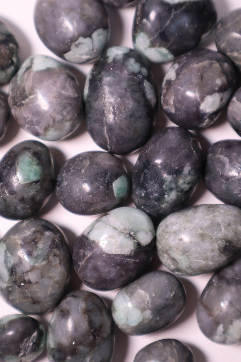 emerald crystal tumbled stone