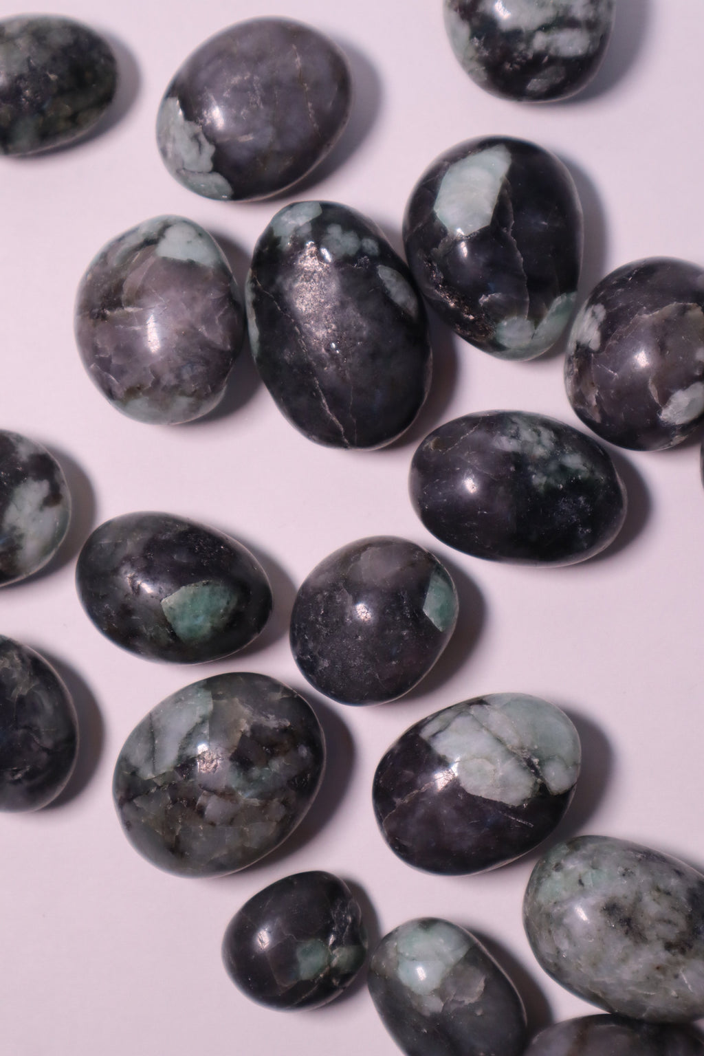 emerald crystal tumbled stone